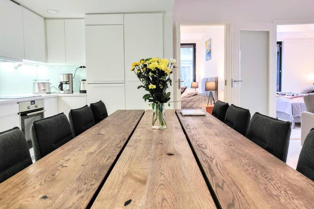 Sleek And Spacious 3 Bedroom Apartment In City Centre Helsinki Esterno foto