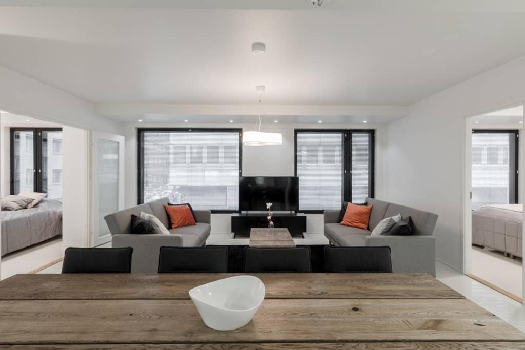 Sleek And Spacious 3 Bedroom Apartment In City Centre Helsinki Esterno foto